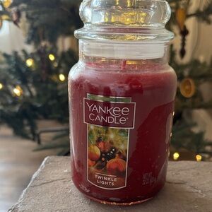 Yankee Candle Twinkle Lights Festive Red
